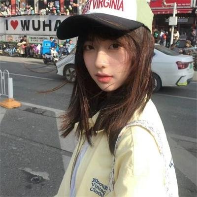 龙纹身的女孩